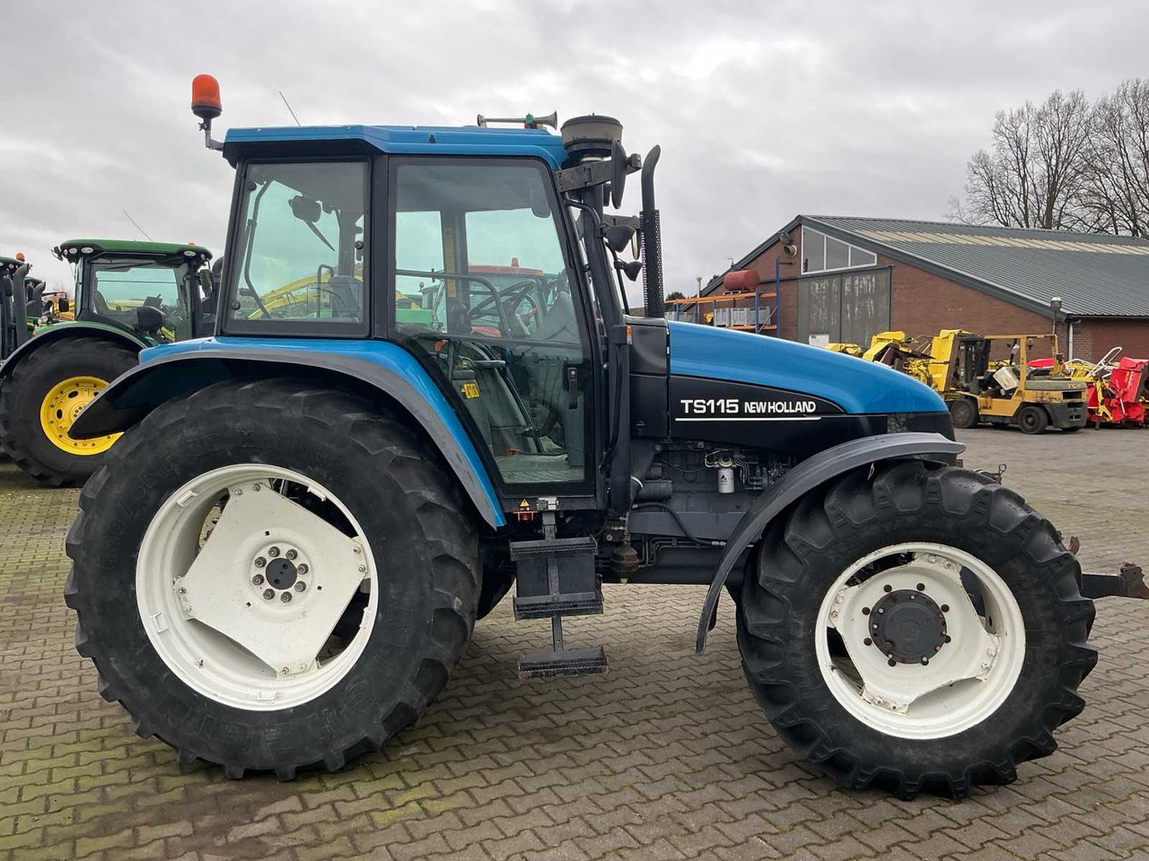 1998 NEW HOLLAND TS115 ALL-WHEEL DRIVE FARM TRACTOR - Τρακτέρ: φωτογραφία 3 1998 NEW HOLLAND TS115 ALL-WHEEL DRIVE FARM TRACTOR - Τρακτέρ: φωτογραφία 3