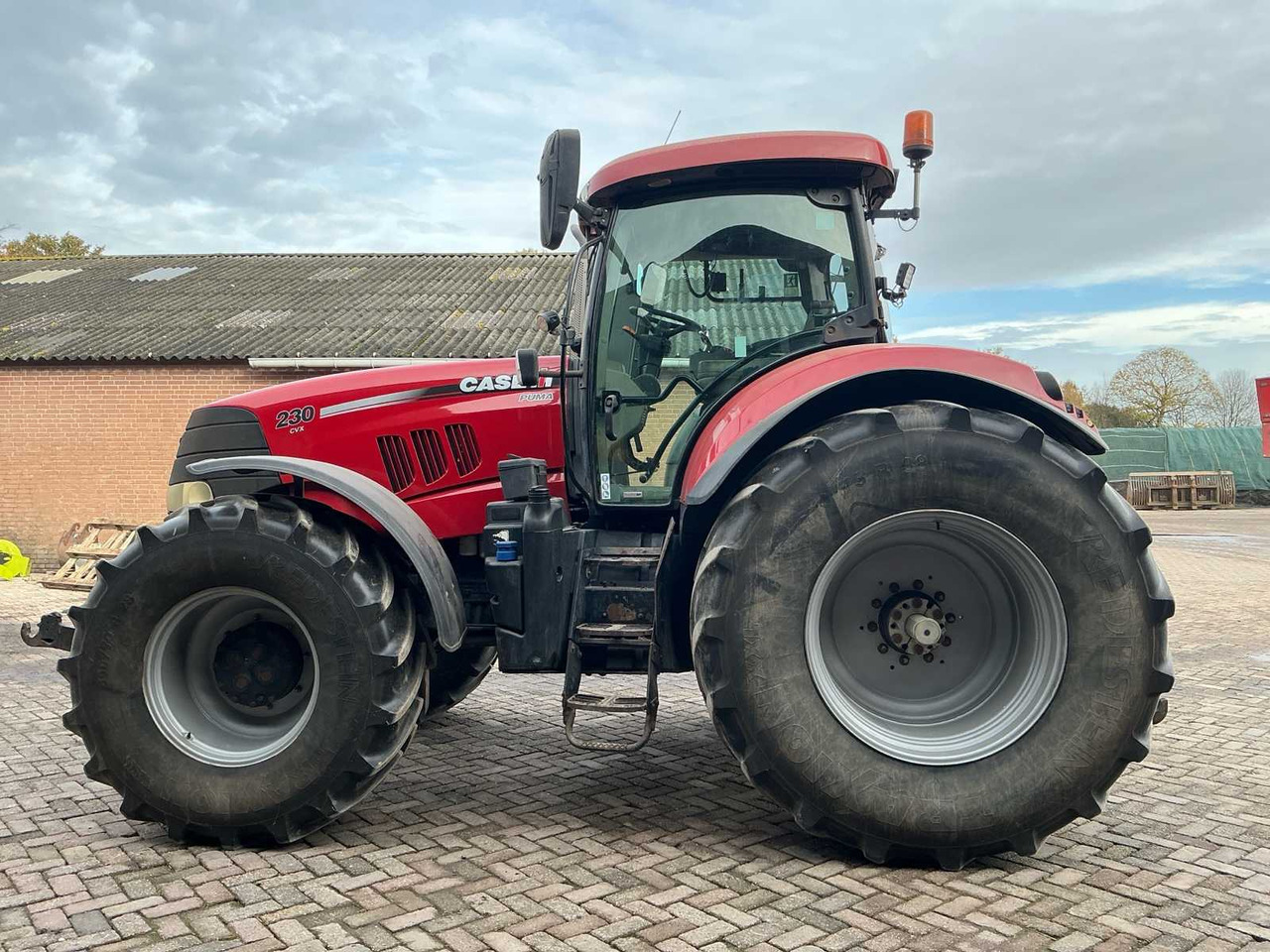2013 CASE IH CVX 230 FOUR WHEEL DRIVE AGRICULTURAL TRACTROR - Τρακτέρ: φωτογραφία 2 2013 CASE IH CVX 230 FOUR WHEEL DRIVE AGRICULTURAL TRACTROR - Τρακτέρ: φωτογραφία 2