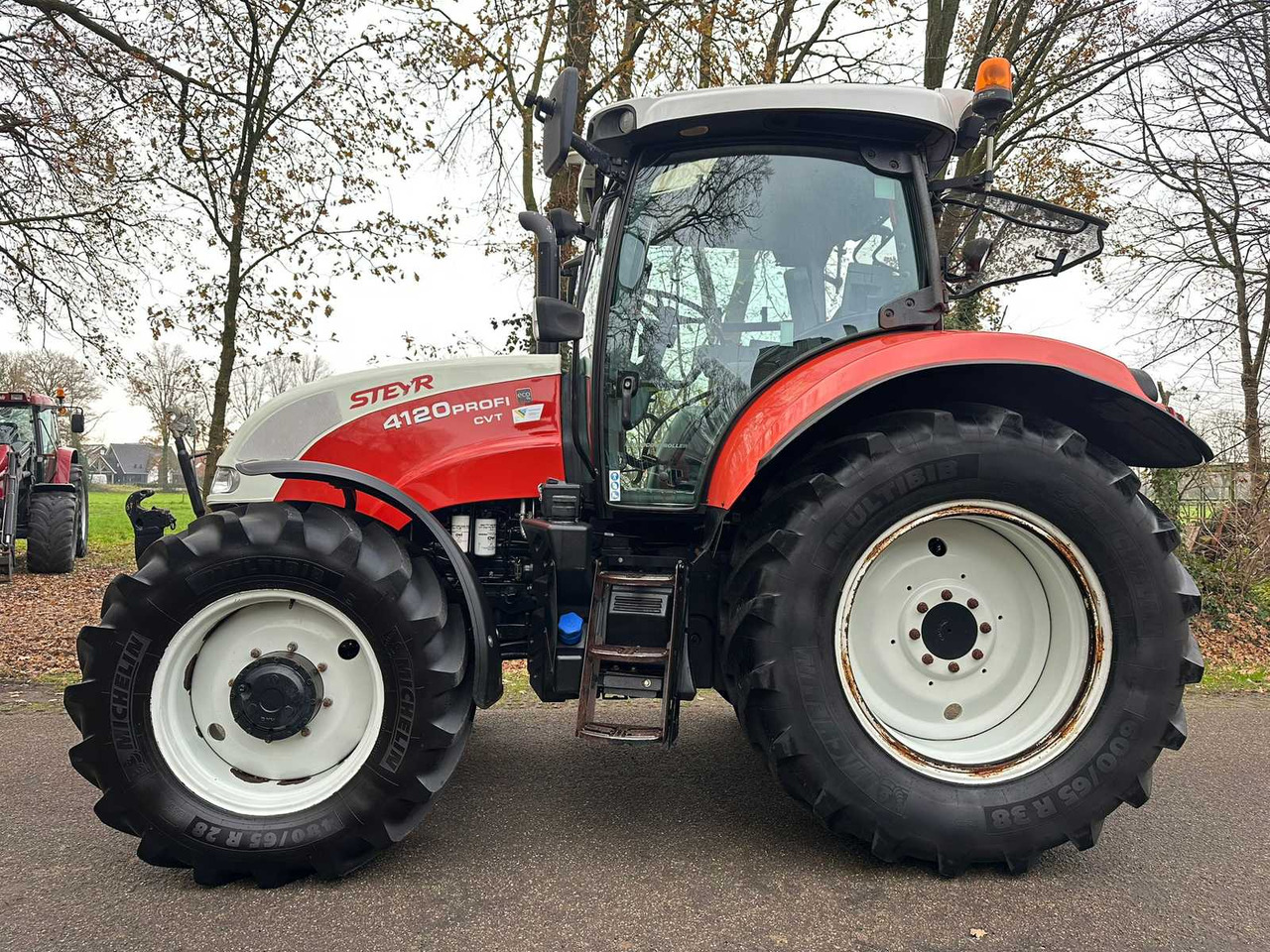 2014 STEYR 4120 PROFI CVT ALL-WHEEL DRIVE FARM TRACTOR - Τρακτέρ: φωτογραφία 3 2014 STEYR 4120 PROFI CVT ALL-WHEEL DRIVE FARM TRACTOR - Τρακτέρ: φωτογραφία 3
