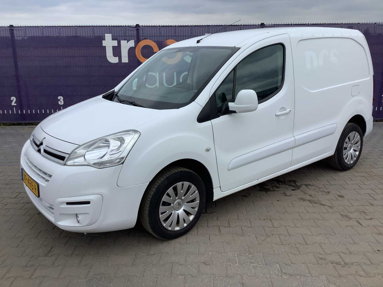 2015 - CITROEN - BERLINGO - 1.6 HDI 90 COMFORT - COMMERCIAL VEHICLE - Ελαφρύ επαγγελματικό: φωτογραφία 1 2015 - CITROEN - BERLINGO - 1.6 HDI 90 COMFORT - COMMERCIAL VEHICLE - Ελαφρύ επαγγελματικό: φωτογραφία 1