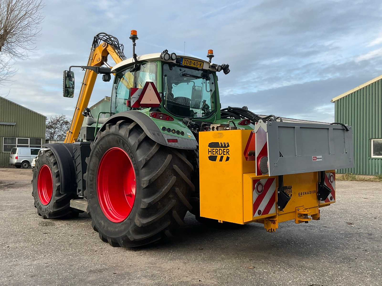 2015 FENDT 716 ALL-WHEEL DRIVE FARM TRACTOR - Τρακτέρ: φωτογραφία 4 2015 FENDT 716 ALL-WHEEL DRIVE FARM TRACTOR - Τρακτέρ: φωτογραφία 4