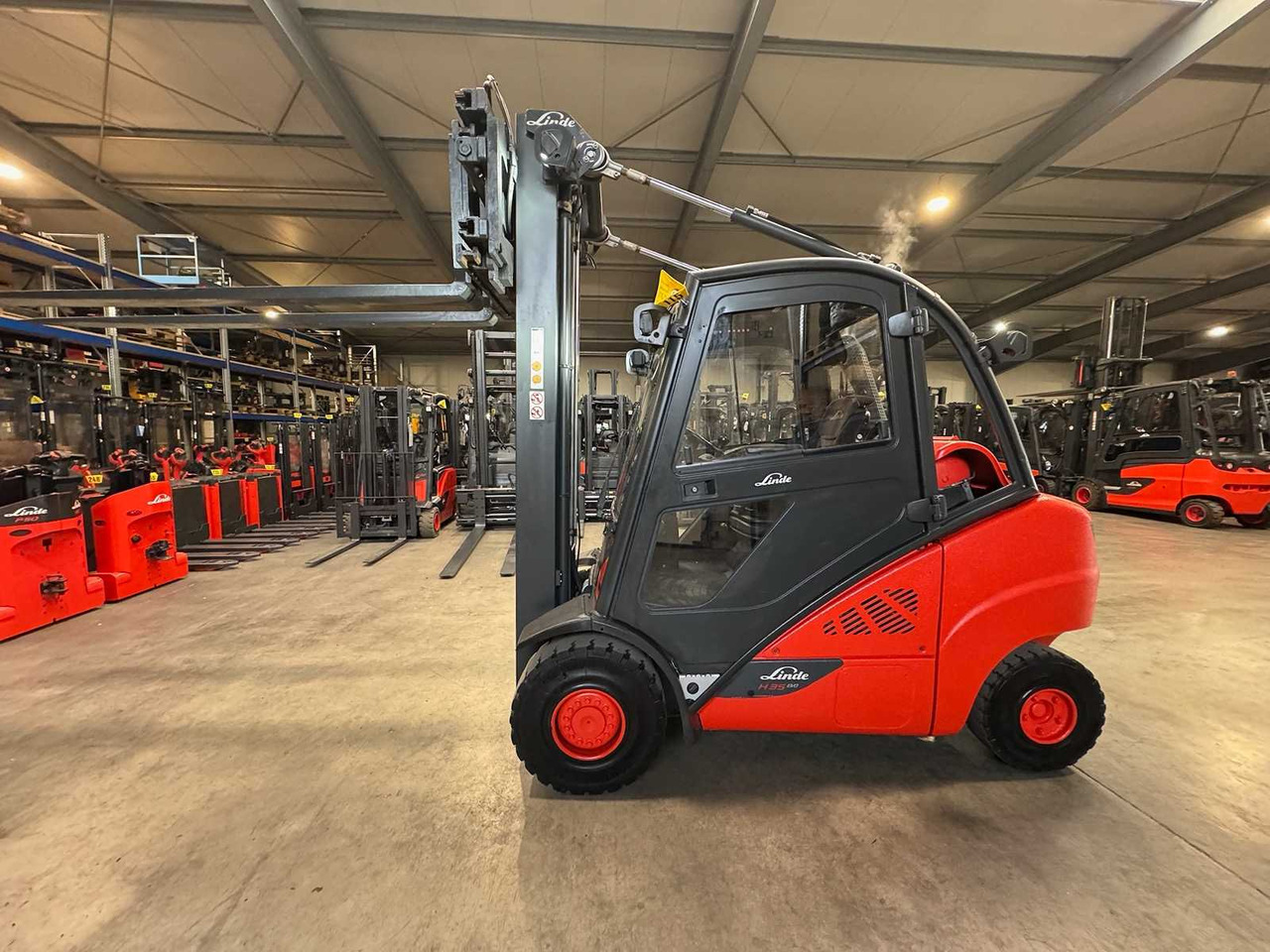 2020 LINDE H35T 3.500KG 3.+4TH VALVE 177CM FORK ADJUSTER TRIPLEX 645CM GAS FORKLIFT FORKLIFT - Περονοφόρο όχημα: φωτογραφία 1 2020 LINDE H35T 3.500KG 3.+4TH VALVE 177CM FORK ADJUSTER TRIPLEX 645CM GAS FORKLIFT FORKLIFT - Περονοφόρο όχημα: φωτογραφία 1