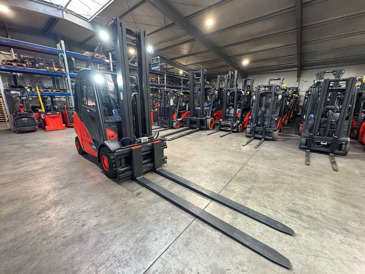 2020 LINDE H35T 3.500KG 3.+4TH VALVE 177CM FORK ADJUSTER TRIPLEX 645CM GAS FORKLIFT FORKLIFT - Περονοφόρο όχημα: φωτογραφία 3 2020 LINDE H35T 3.500KG 3.+4TH VALVE 177CM FORK ADJUSTER TRIPLEX 645CM GAS FORKLIFT FORKLIFT - Περονοφόρο όχημα: φωτογραφία 3