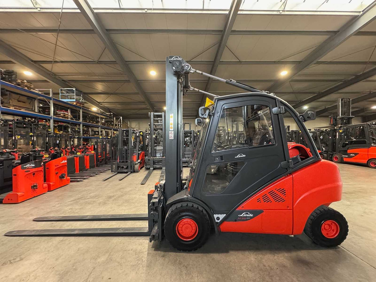 2020 LINDE H35T 3.500KG 3.+4TH VALVE 177CM FORK ADJUSTER TRIPLEX 645CM GAS FORKLIFT FORKLIFT - Περονοφόρο όχημα: φωτογραφία 4 2020 LINDE H35T 3.500KG 3.+4TH VALVE 177CM FORK ADJUSTER TRIPLEX 645CM GAS FORKLIFT FORKLIFT - Περονοφόρο όχημα: φωτογραφία 4