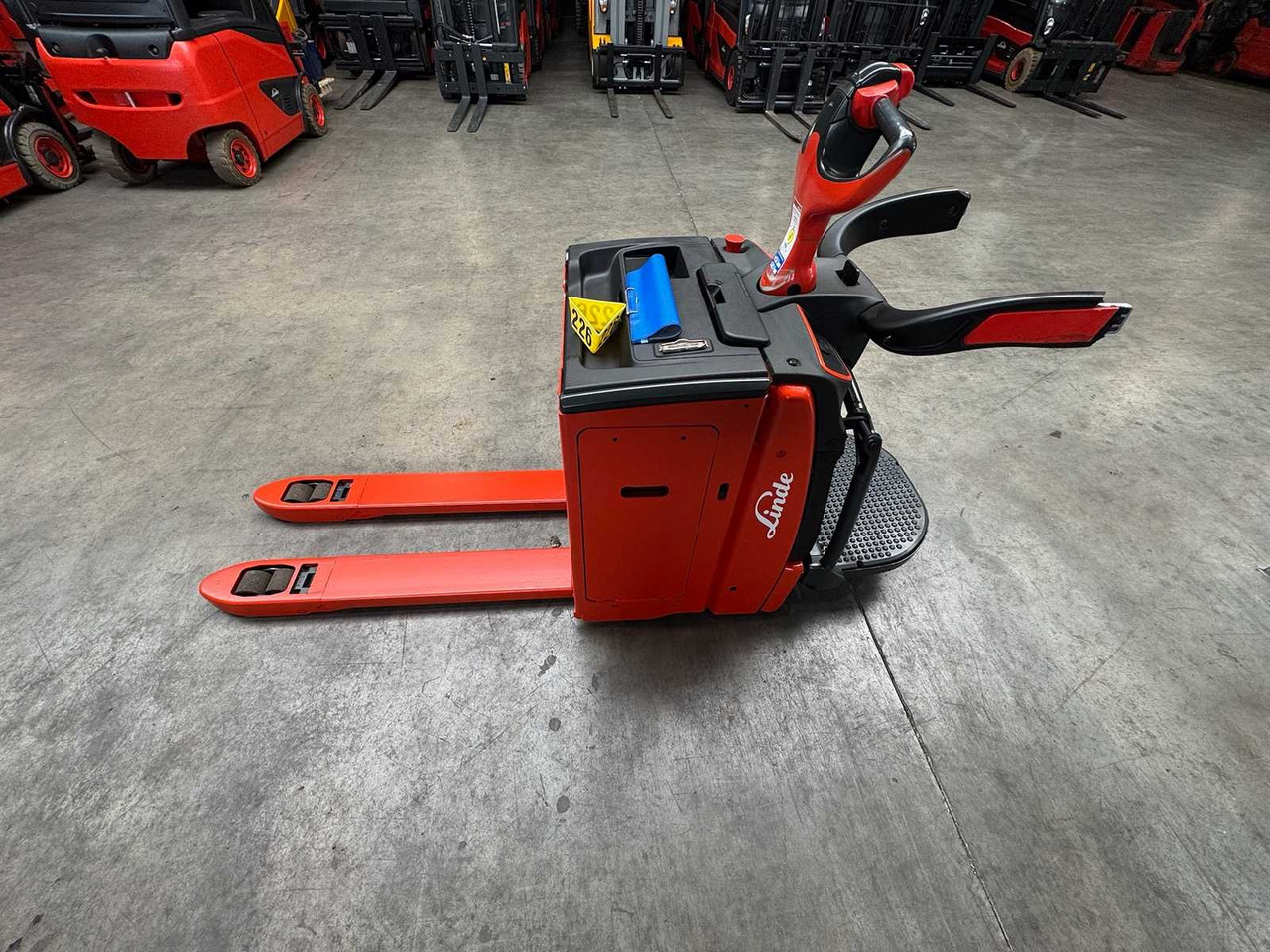 2020 SERVICE + UVV 10/2026 LINDE T20AP 2,000KG PALLET TRUCK ANT STACKER PLATFORM T20 AP 2,536 HOURS - Περονοφόρο όχημα: φωτογραφία 1 2020 SERVICE + UVV 10/2026 LINDE T20AP 2,000KG PALLET TRUCK ANT STACKER PLATFORM T20 AP 2,536 HOURS - Περονοφόρο όχημα: φωτογραφία 1