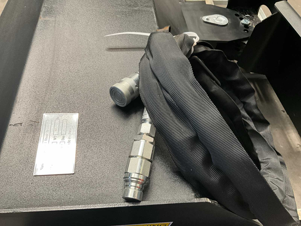 2025 72 INCH BROOM/SWEEPER FOR SKID STEER LOADER - Ερπυστριοφόρος μικρός φορτωτής: φωτογραφία 4 2025 72 INCH BROOM/SWEEPER FOR SKID STEER LOADER - Ερπυστριοφόρος μικρός φορτωτής: φωτογραφία 4