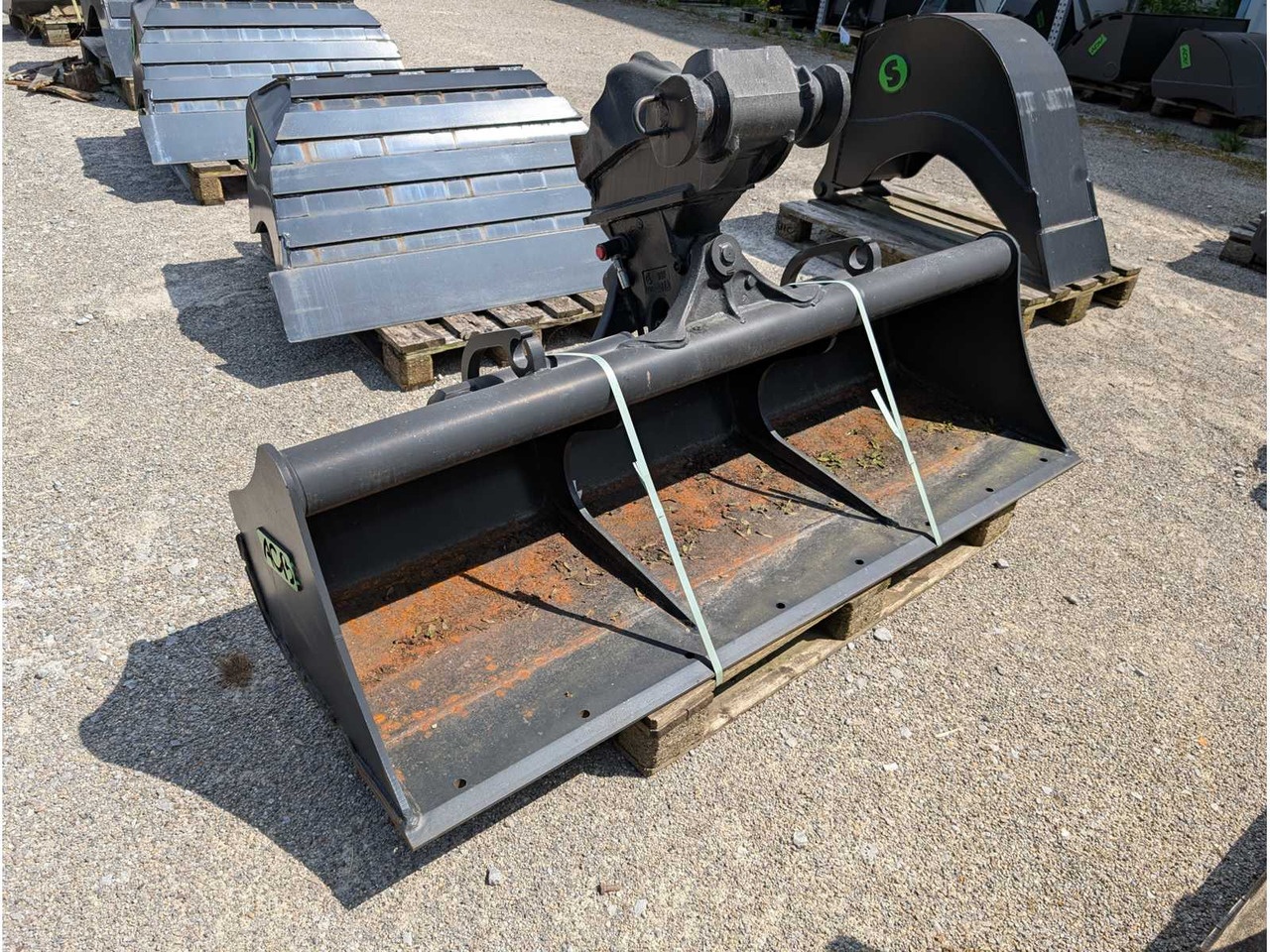 ACB (COUPLEURS & GODETS) - 2021 - SHOVELS - Ελαστιχοφόρος φορτωτής: φωτογραφία 1 ACB (COUPLEURS & GODETS) - 2021 - SHOVELS - Ελαστιχοφόρος φορτωτής: φωτογραφία 1