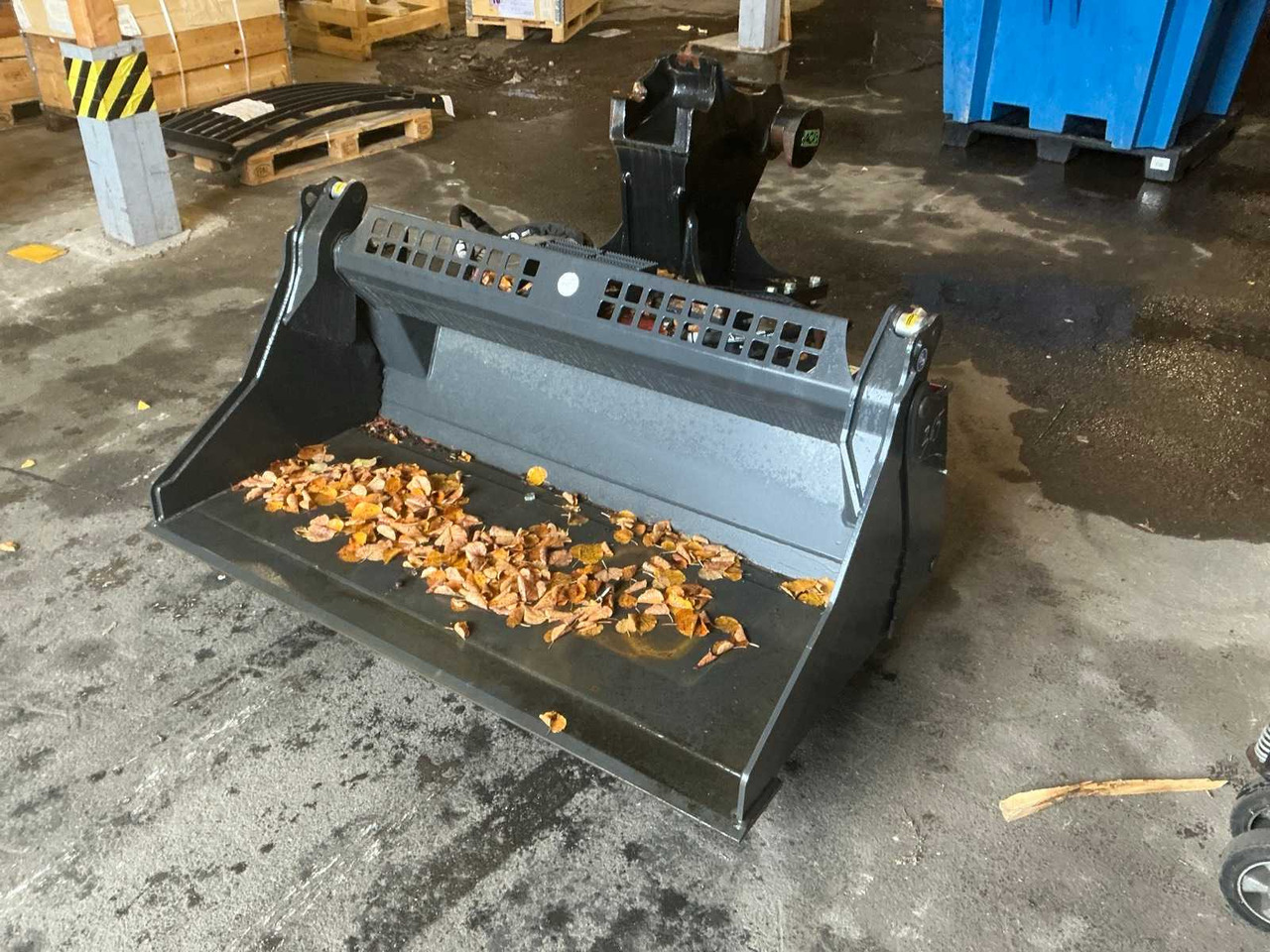 ACB - M4 - 2021 - SPOON - Ελαστιχοφόρος φορτωτής: φωτογραφία 1 ACB - M4 - 2021 - SPOON - Ελαστιχοφόρος φορτωτής: φωτογραφία 1