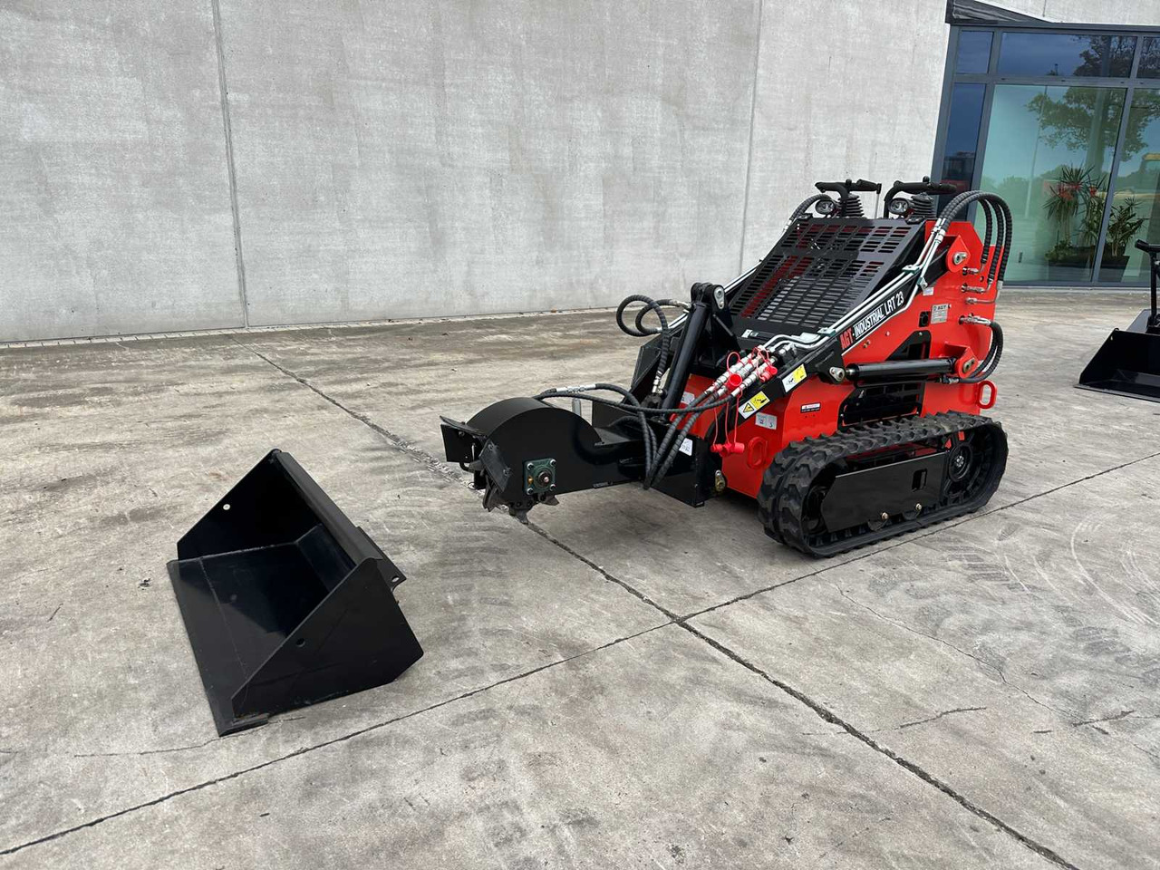 AGT - 2025 - LRT23 - TRACK LOADER WITH STUMP GRINDER - Ερπυστριοφόρος μικρός φορτωτής: φωτογραφία 1 AGT - 2025 - LRT23 - TRACK LOADER WITH STUMP GRINDER - Ερπυστριοφόρος μικρός φορτωτής: φωτογραφία 1