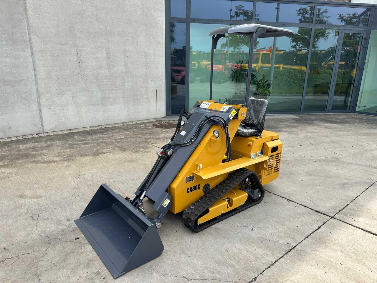 CAPTOK - 2025 - CK80C - SKID STEER LOADER - Ερπυστριοφόρος μικρός φορτωτής: φωτογραφία 1 CAPTOK - 2025 - CK80C - SKID STEER LOADER - Ερπυστριοφόρος μικρός φορτωτής: φωτογραφία 1
