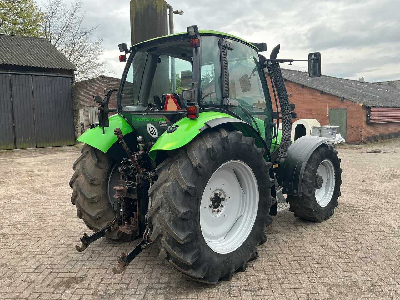 Deutz-fahr Agrotron 100 - Τρακτέρ: φωτογραφία 5 Deutz-fahr Agrotron 100 - Τρακτέρ: φωτογραφία 5