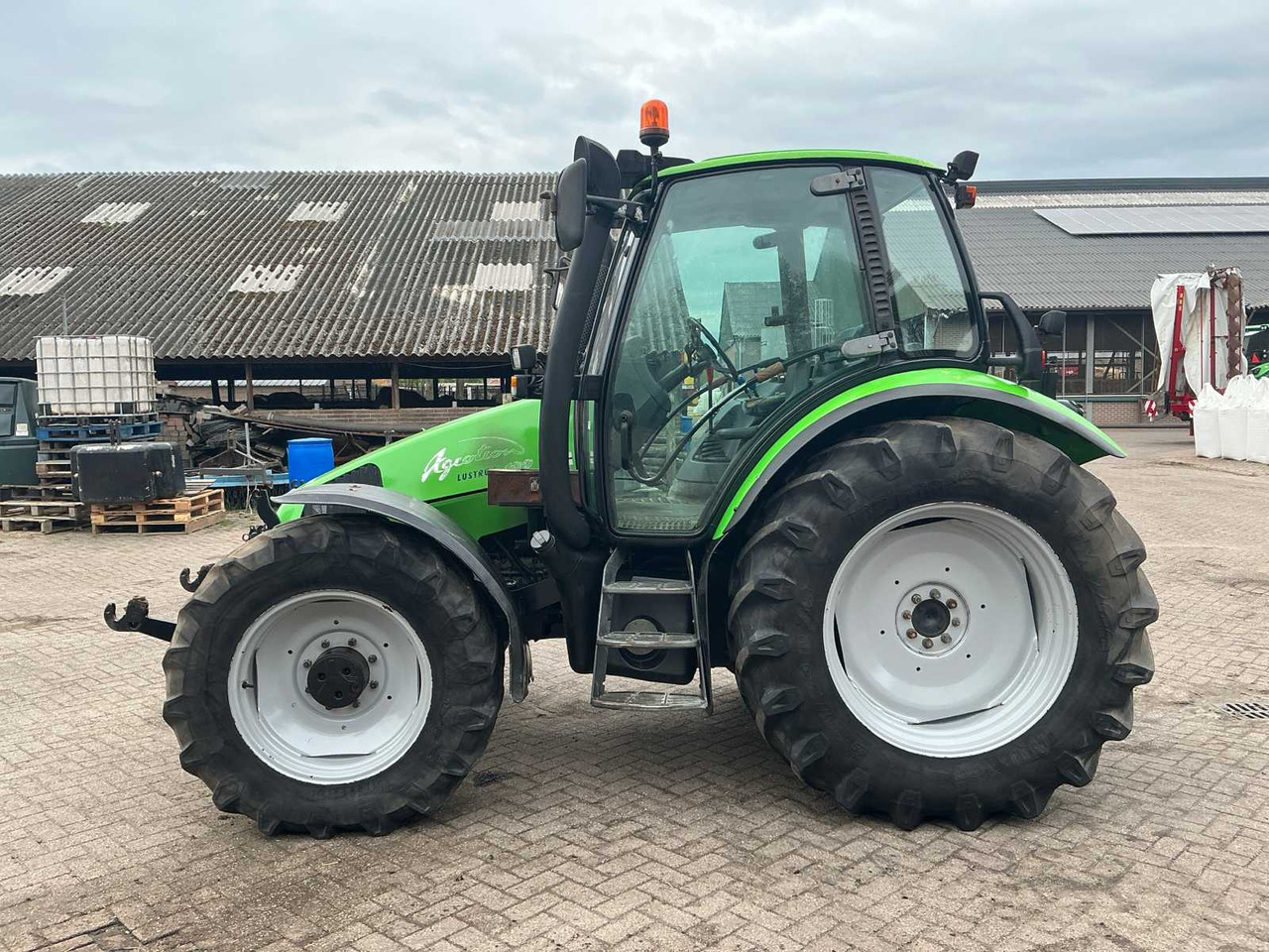 Deutz-fahr Agrotron 100 - Τρακτέρ: φωτογραφία 2 Deutz-fahr Agrotron 100 - Τρακτέρ: φωτογραφία 2