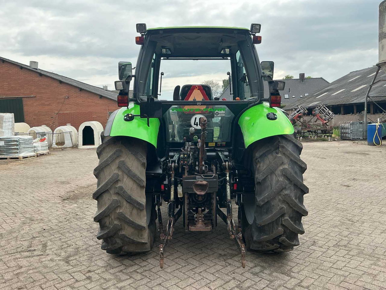 Deutz-fahr Agrotron 100 - Τρακτέρ: φωτογραφία 4 Deutz-fahr Agrotron 100 - Τρακτέρ: φωτογραφία 4