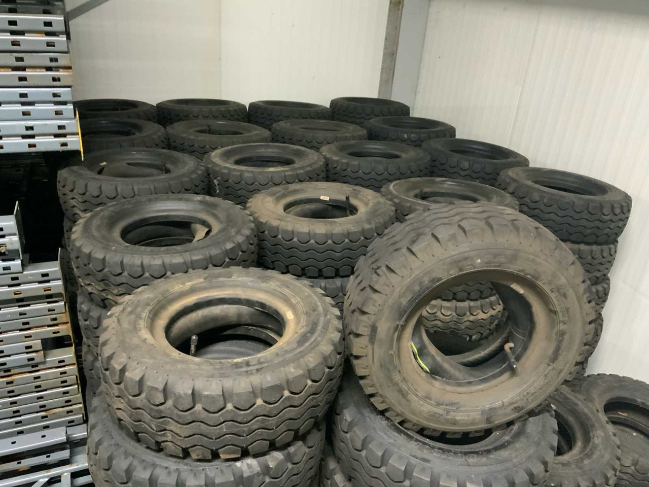 Dunlop - Ελαστικά και ζάντες για Τρακτέρ: φωτογραφία 5 Dunlop - Ελαστικά και ζάντες για Τρακτέρ: φωτογραφία 5