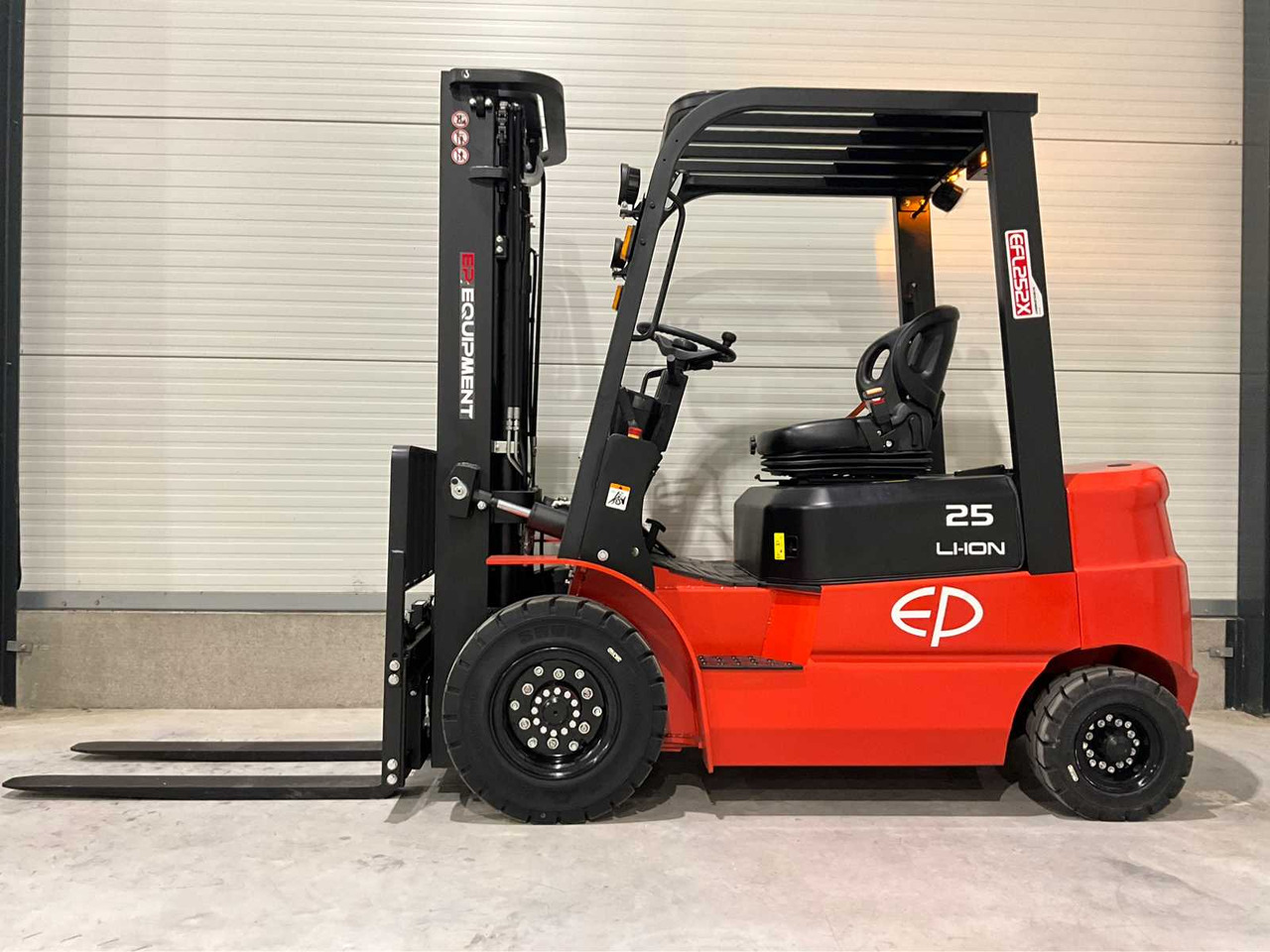 EP - 2025 - EFL 252 X - FORKLIFT TRUCK - Περονοφόρο όχημα: φωτογραφία 2 EP - 2025 - EFL 252 X - FORKLIFT TRUCK - Περονοφόρο όχημα: φωτογραφία 2