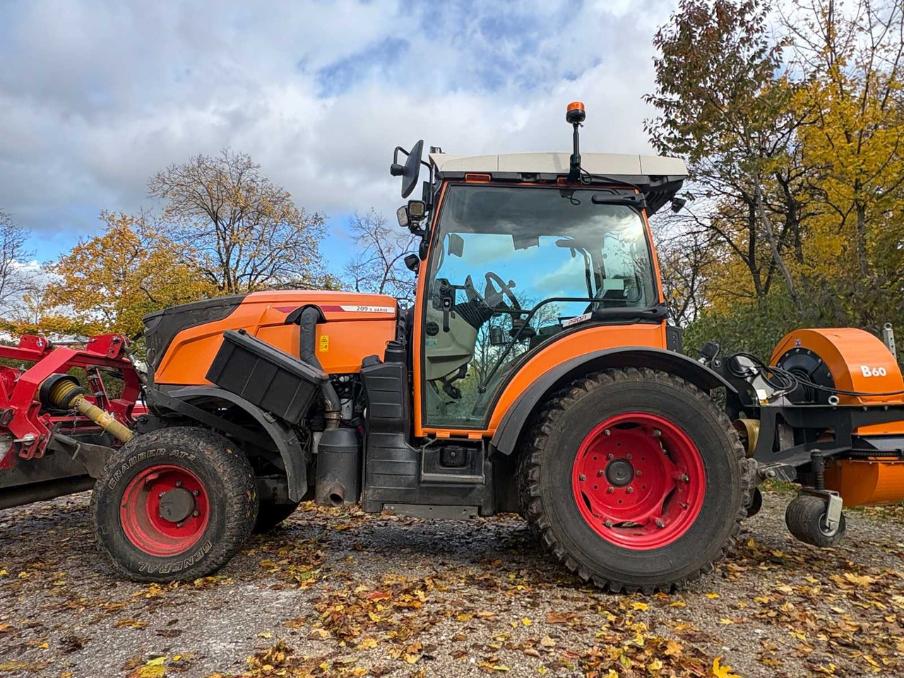 FENDT 209 V VARIO FARM TRACTOR WITH ALL-WHEEL DRIVE - Τρακτέρ: φωτογραφία 2 FENDT 209 V VARIO FARM TRACTOR WITH ALL-WHEEL DRIVE - Τρακτέρ: φωτογραφία 2