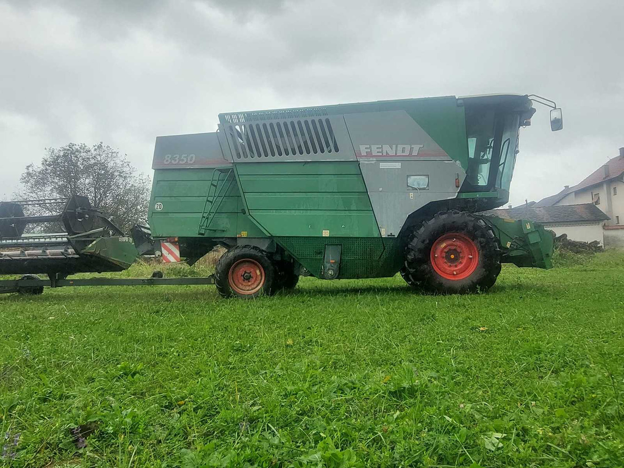 FENDT 8350 - Θεριζοαλωνιστική μηχανή: φωτογραφία 2 FENDT 8350 - Θεριζοαλωνιστική μηχανή: φωτογραφία 2