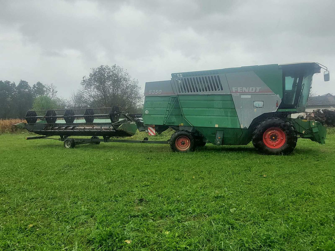 FENDT 8350 - Θεριζοαλωνιστική μηχανή: φωτογραφία 1 FENDT 8350 - Θεριζοαλωνιστική μηχανή: φωτογραφία 1