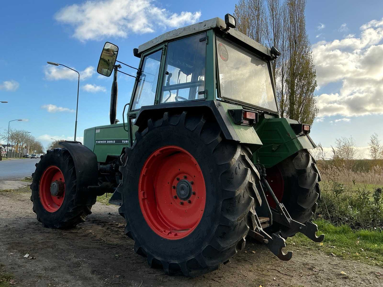 FENDT FARMER 309 LSA TURBOMATIK FOUR-WHEEL DRIVE AGRICULTURAL TRACTOR - Τρακτέρ: φωτογραφία 3 FENDT FARMER 309 LSA TURBOMATIK FOUR-WHEEL DRIVE AGRICULTURAL TRACTOR - Τρακτέρ: φωτογραφία 3