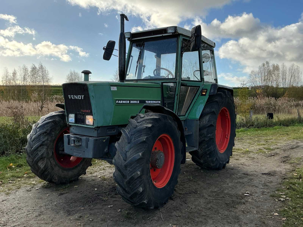 FENDT FARMER 309 LSA TURBOMATIK FOUR-WHEEL DRIVE AGRICULTURAL TRACTOR - Τρακτέρ: φωτογραφία 1 FENDT FARMER 309 LSA TURBOMATIK FOUR-WHEEL DRIVE AGRICULTURAL TRACTOR - Τρακτέρ: φωτογραφία 1