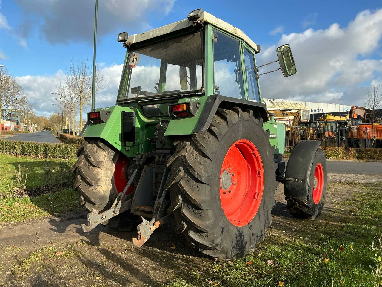 FENDT FARMER 309 LSA TURBOMATIK FOUR-WHEEL DRIVE AGRICULTURAL TRACTOR - Τρακτέρ: φωτογραφία 5 FENDT FARMER 309 LSA TURBOMATIK FOUR-WHEEL DRIVE AGRICULTURAL TRACTOR - Τρακτέρ: φωτογραφία 5