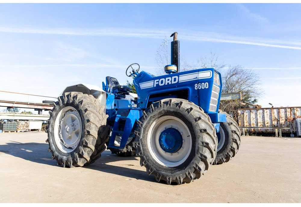FORD - 8600 - 4-WHEEL DRIVE TRACTOR - 1972 - Τρακτέρ: φωτογραφία 1 FORD - 8600 - 4-WHEEL DRIVE TRACTOR - 1972 - Τρακτέρ: φωτογραφία 1