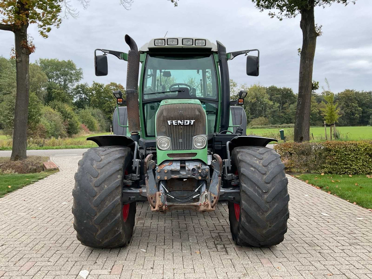Fendt 412 Vario TMS - Τρακτέρ: φωτογραφία 2 Fendt 412 Vario TMS - Τρακτέρ: φωτογραφία 2