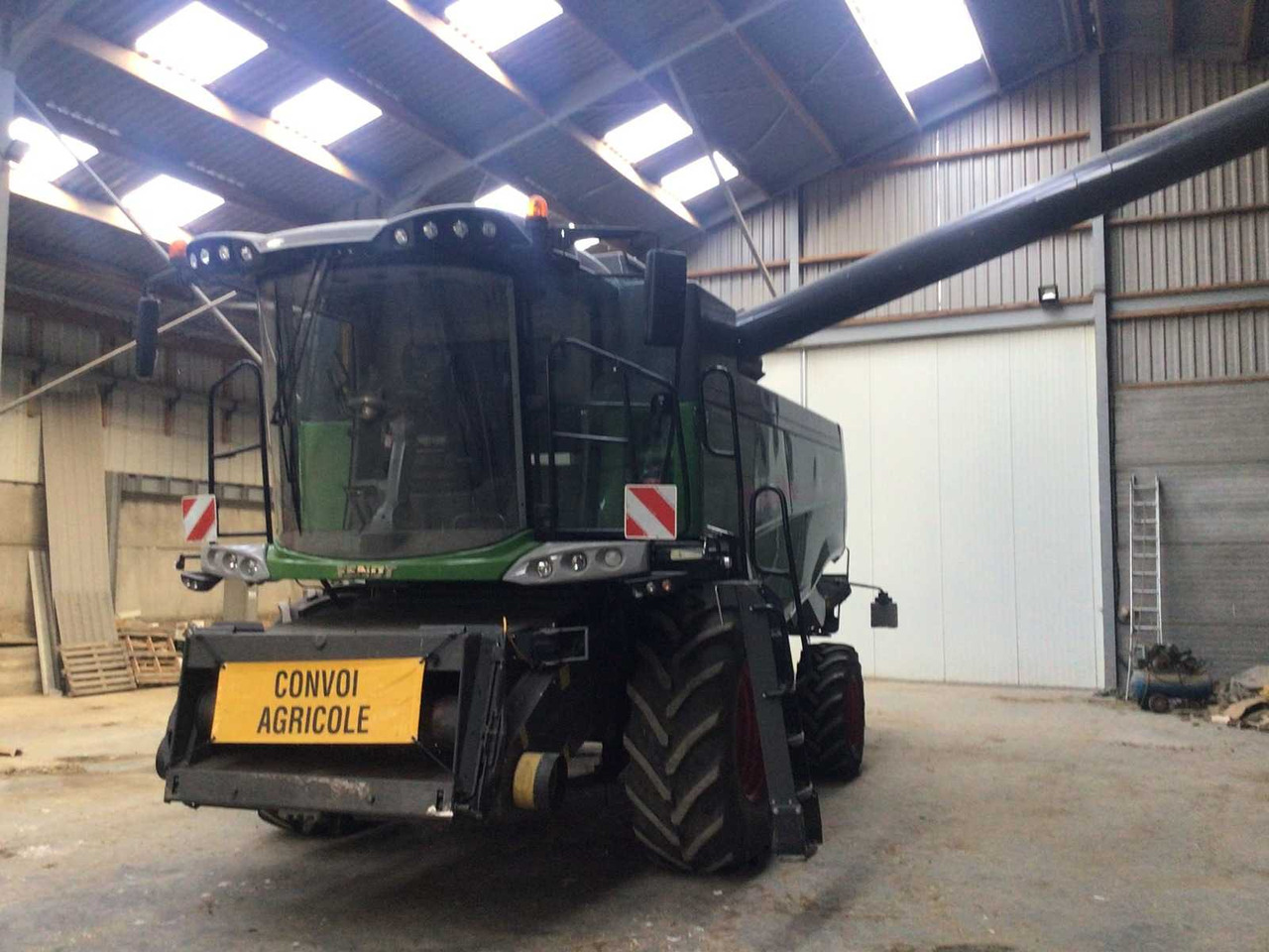 Fendt 6335C - Θεριζοαλωνιστική μηχανή: φωτογραφία 1 Fendt 6335C - Θεριζοαλωνιστική μηχανή: φωτογραφία 1