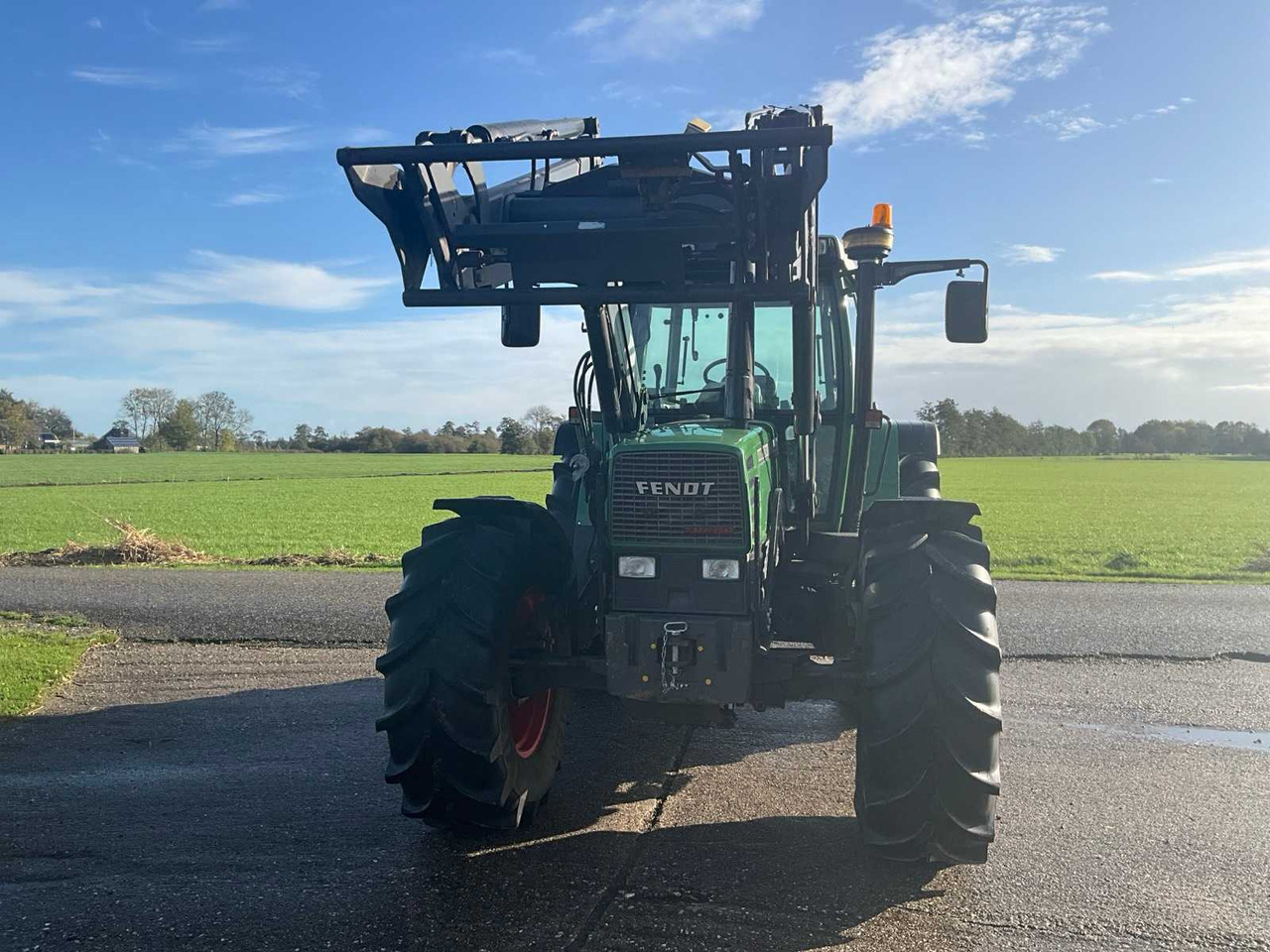 Fendt Favorit 512C Turboshift - Τρακτέρ: φωτογραφία 3 Fendt Favorit 512C Turboshift - Τρακτέρ: φωτογραφία 3