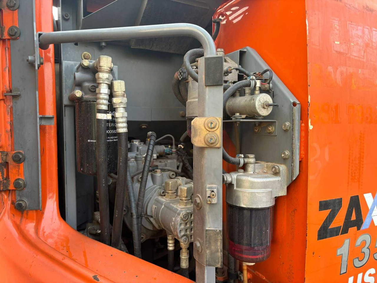 Εκσκαφέας HITACHI - ZX135US - 3 - TRACKED EXCAVATOR: φωτογραφία 20