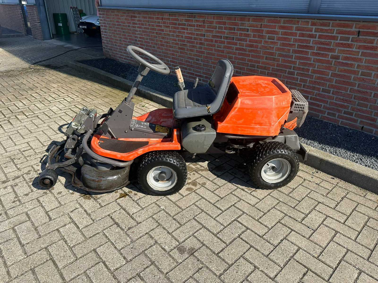 Husqvarna rider 11 - Χλοοκοπτικό: φωτογραφία 5 Husqvarna rider 11 - Χλοοκοπτικό: φωτογραφία 5