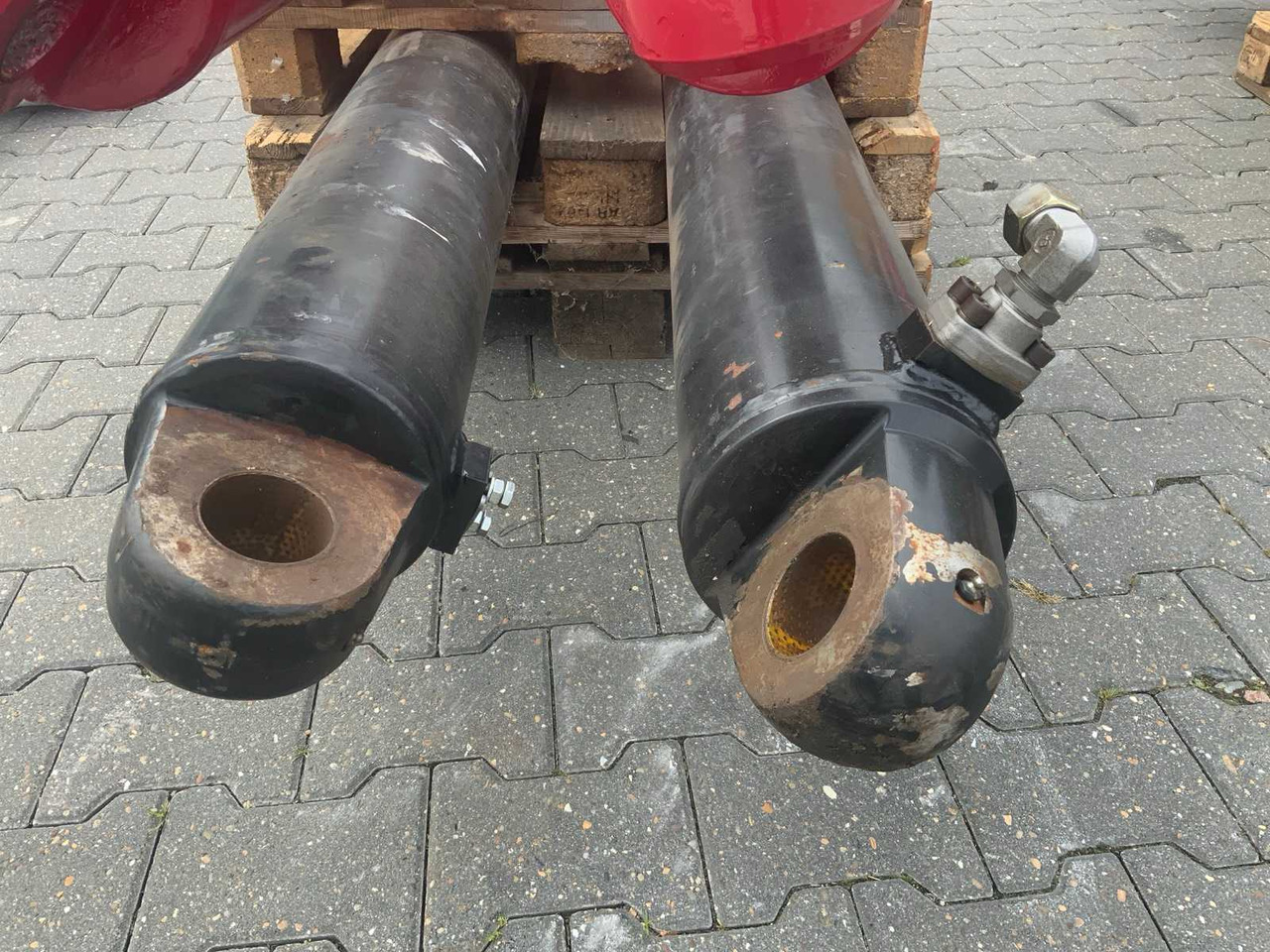 Hydraulic cylinder (2x) - Μηχανηματα λιπάσματα: φωτογραφία 2 Hydraulic cylinder (2x) - Μηχανηματα λιπάσματα: φωτογραφία 2