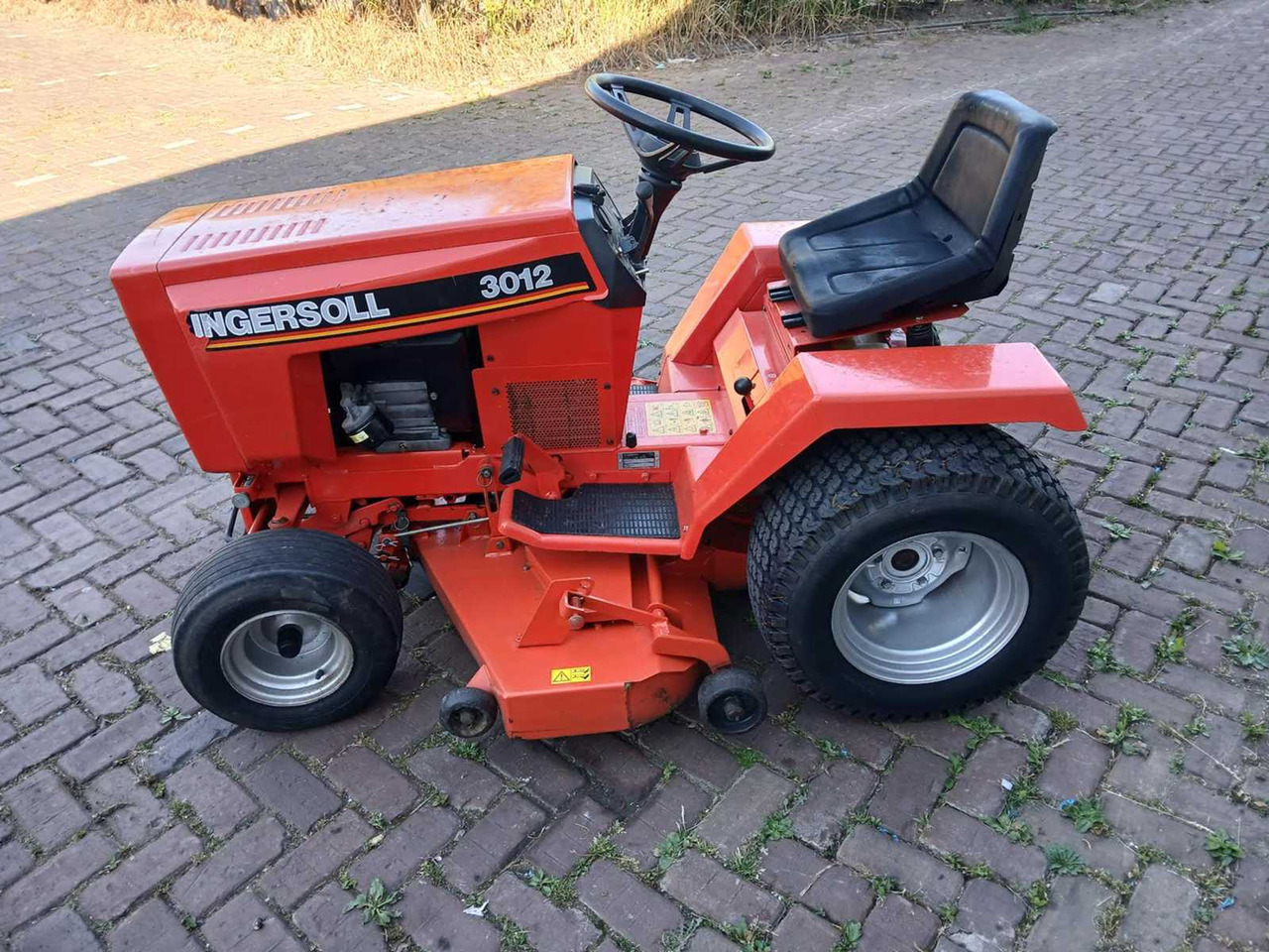 Ingersoll 3012 - Χλοοκοπτικό: φωτογραφία 3 Ingersoll 3012 - Χλοοκοπτικό: φωτογραφία 3
