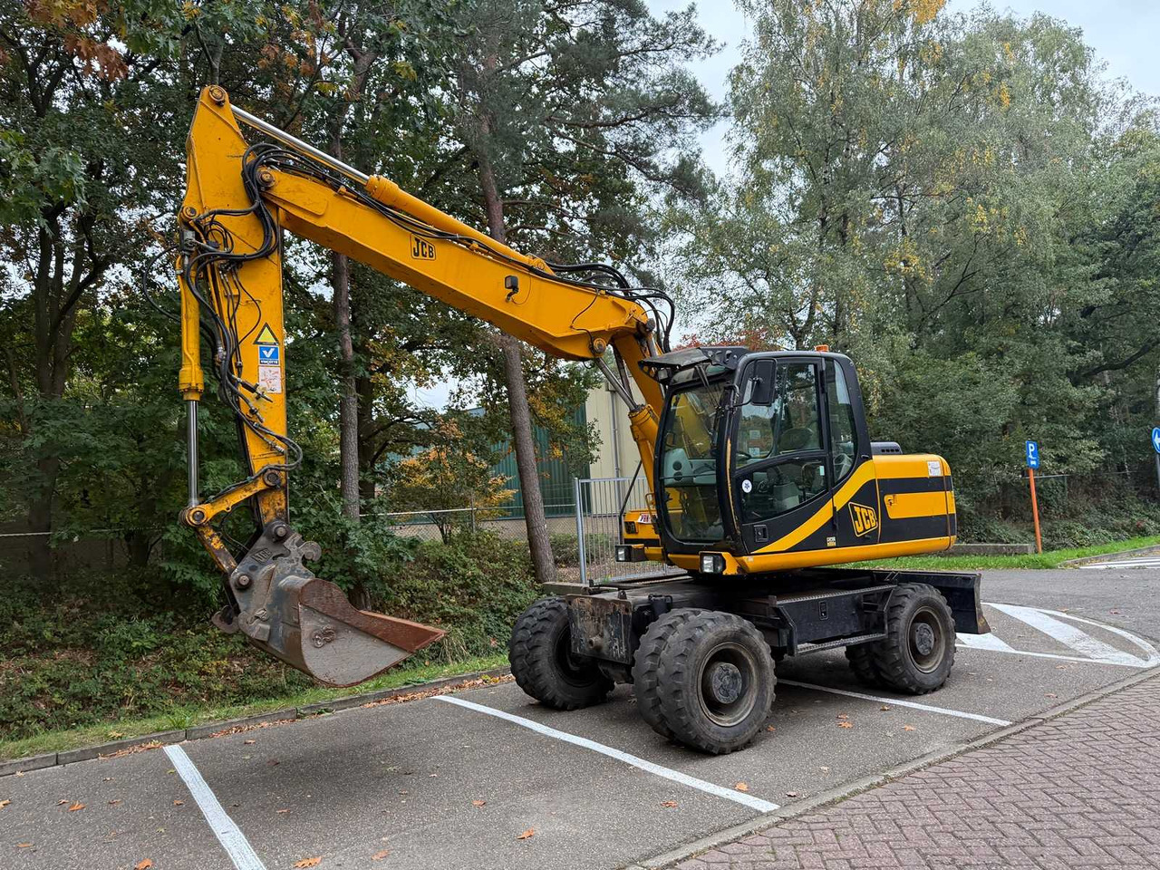 JCB JS 145 W - Τροχοφόρος εκσκαφέας: φωτογραφία 2 JCB JS 145 W - Τροχοφόρος εκσκαφέας: φωτογραφία 2