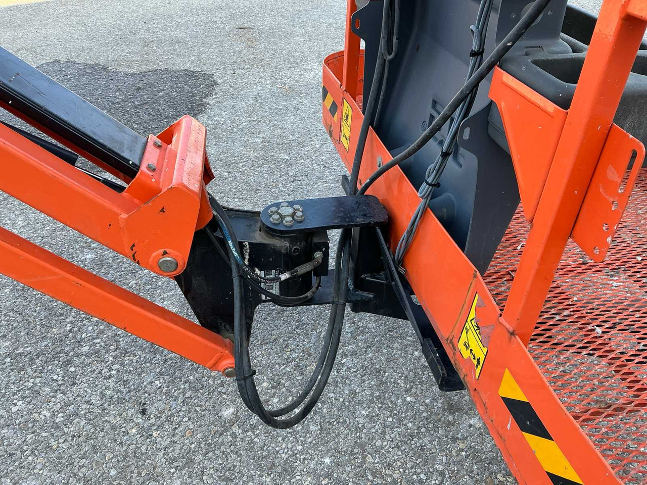 Πλατφόρμα εναέρια JLG E450AJ: φωτογραφία 16