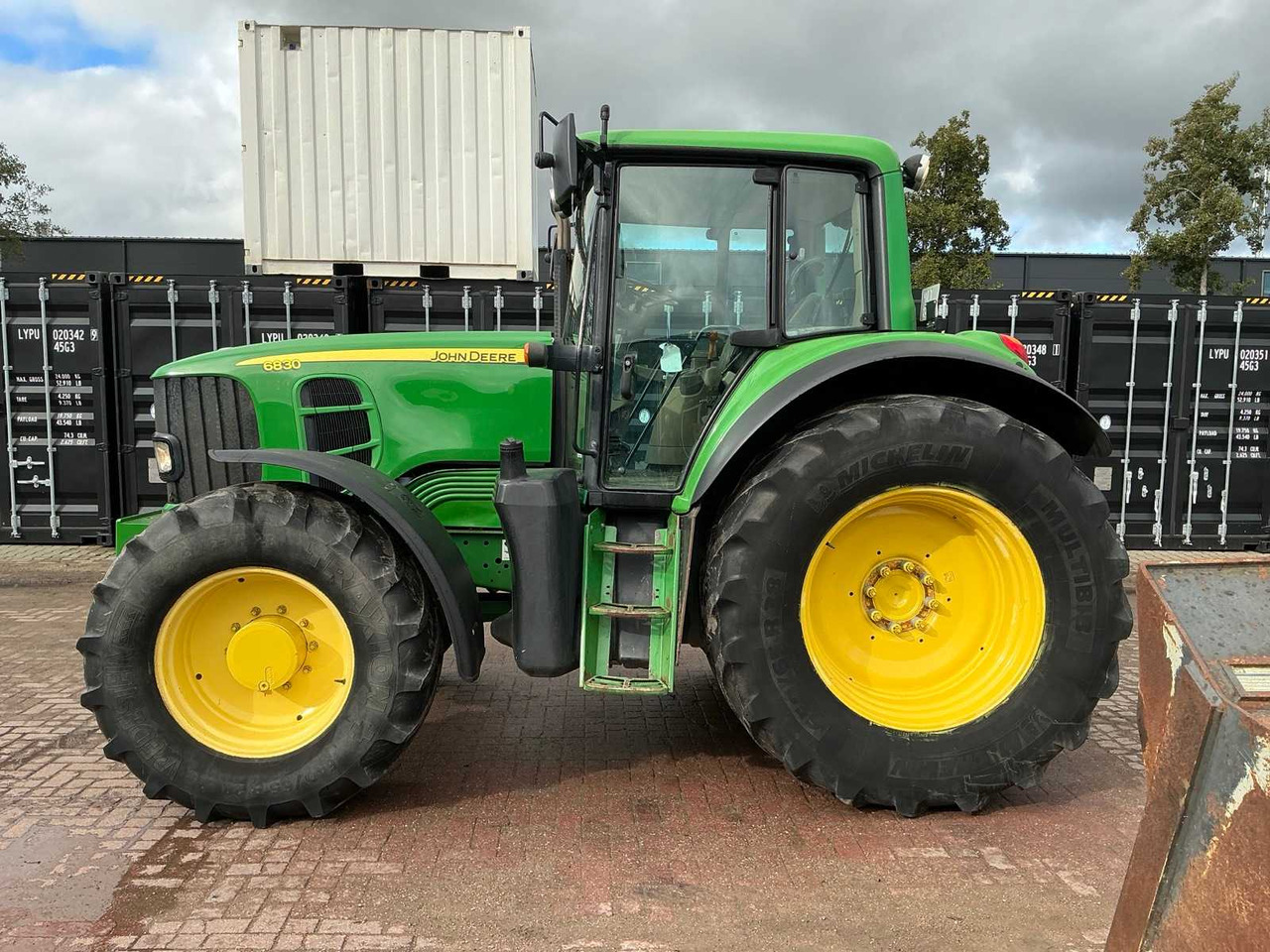 JOHN DEERE 6830 ALL-WHEEL DRIVE FARM TRACTOR - Τρακτέρ: φωτογραφία 3 JOHN DEERE 6830 ALL-WHEEL DRIVE FARM TRACTOR - Τρακτέρ: φωτογραφία 3