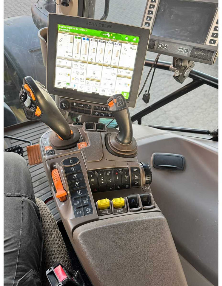 JOHN DEERE 6R 250 - E18 - Τρακτέρ: φωτογραφία 4 JOHN DEERE 6R 250 - E18 - Τρακτέρ: φωτογραφία 4