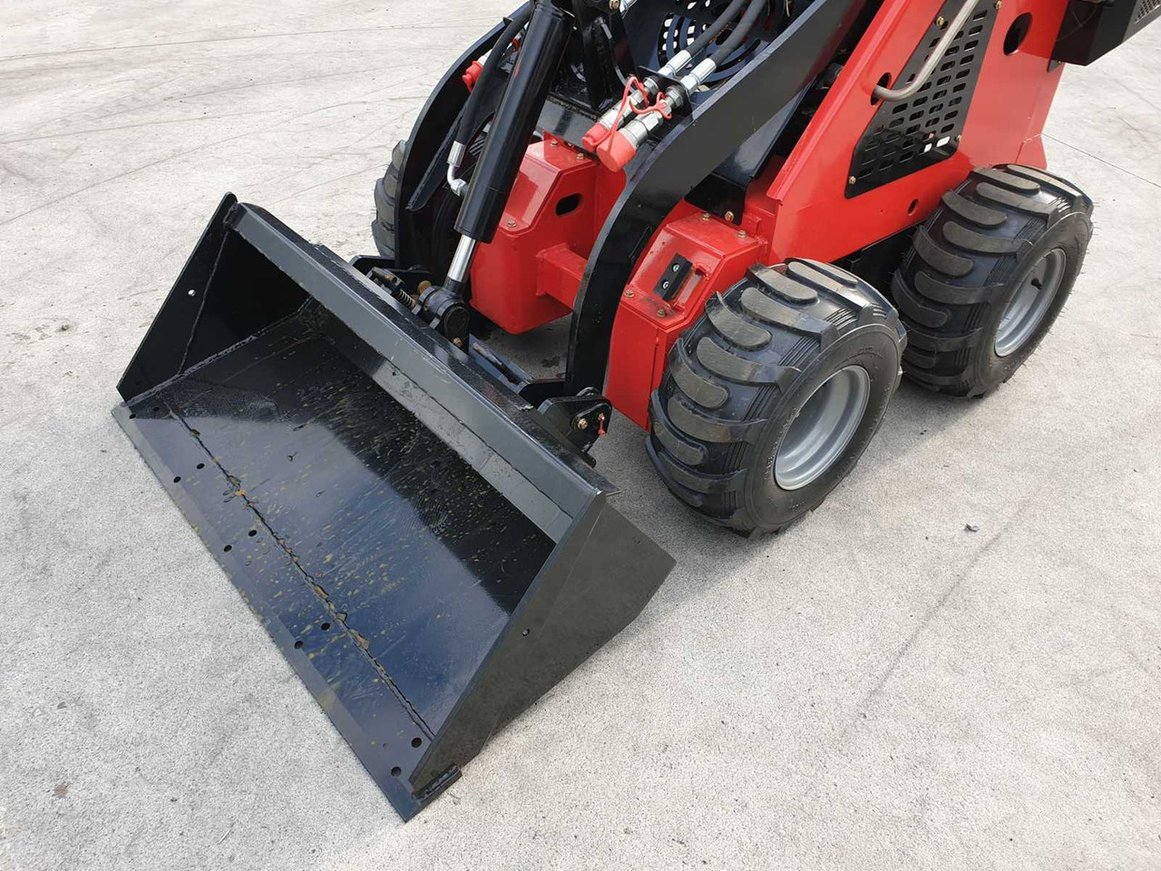 JPC HT320 SKID STEER LOADER - Ελαστιχοφόρος φορτωτής: φωτογραφία 3 JPC HT320 SKID STEER LOADER - Ελαστιχοφόρος φορτωτής: φωτογραφία 3