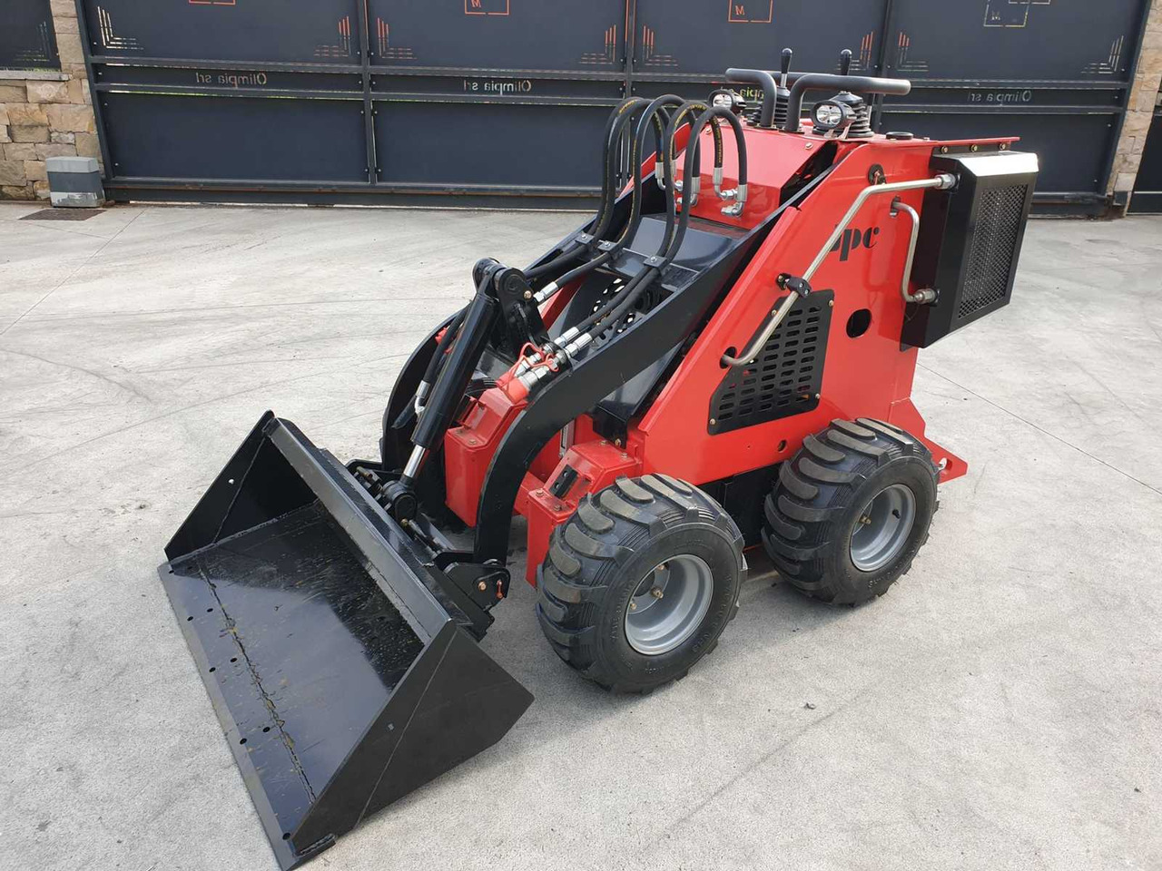 JPC HT320 SKID STEER LOADER - Ελαστιχοφόρος φορτωτής: φωτογραφία 1 JPC HT320 SKID STEER LOADER - Ελαστιχοφόρος φορτωτής: φωτογραφία 1