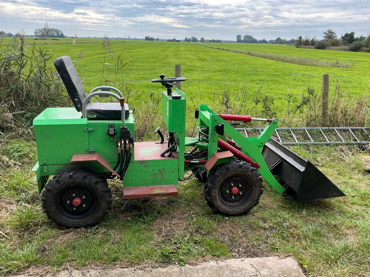 JPC ME18 SHOVEL - Ελαστιχοφόρος φορτωτής: φωτογραφία 4 JPC ME18 SHOVEL - Ελαστιχοφόρος φορτωτής: φωτογραφία 4