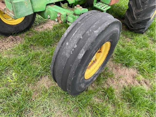 John Deere 1640 - Τρακτέρ: φωτογραφία 5 John Deere 1640 - Τρακτέρ: φωτογραφία 5