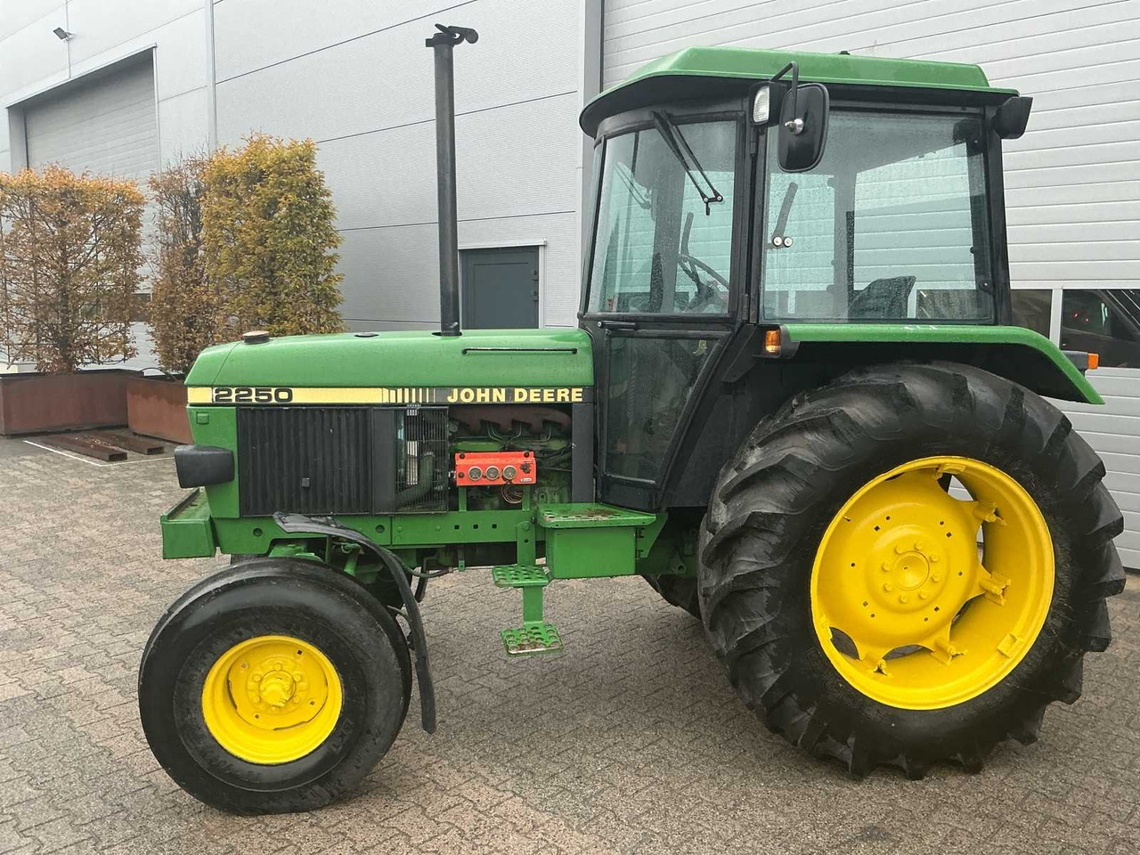 John Deere 2250 - Τρακτέρ: φωτογραφία 5 John Deere 2250 - Τρακτέρ: φωτογραφία 5
