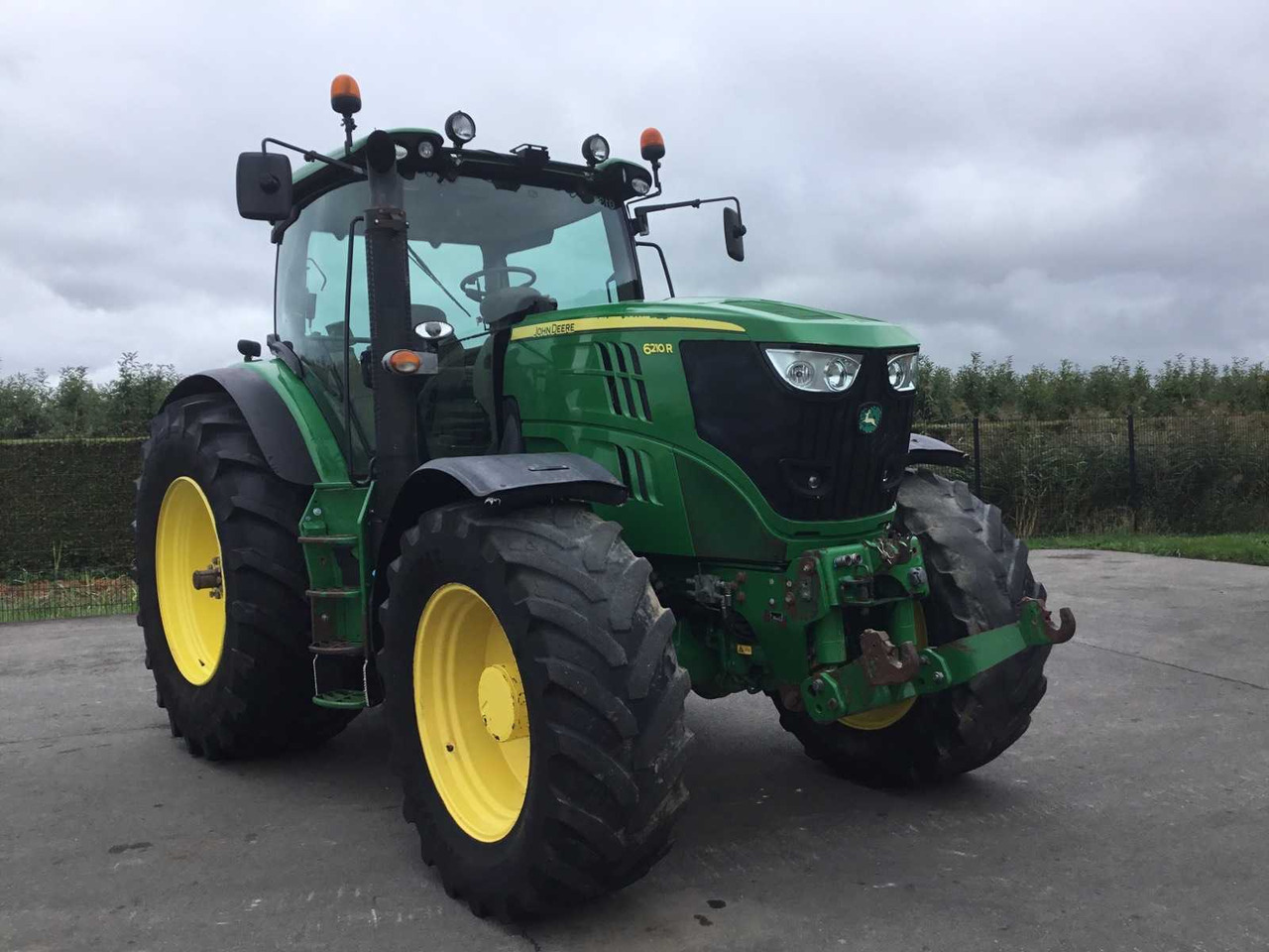 John Deere 6210R - Τρακτέρ: φωτογραφία 2 John Deere 6210R - Τρακτέρ: φωτογραφία 2