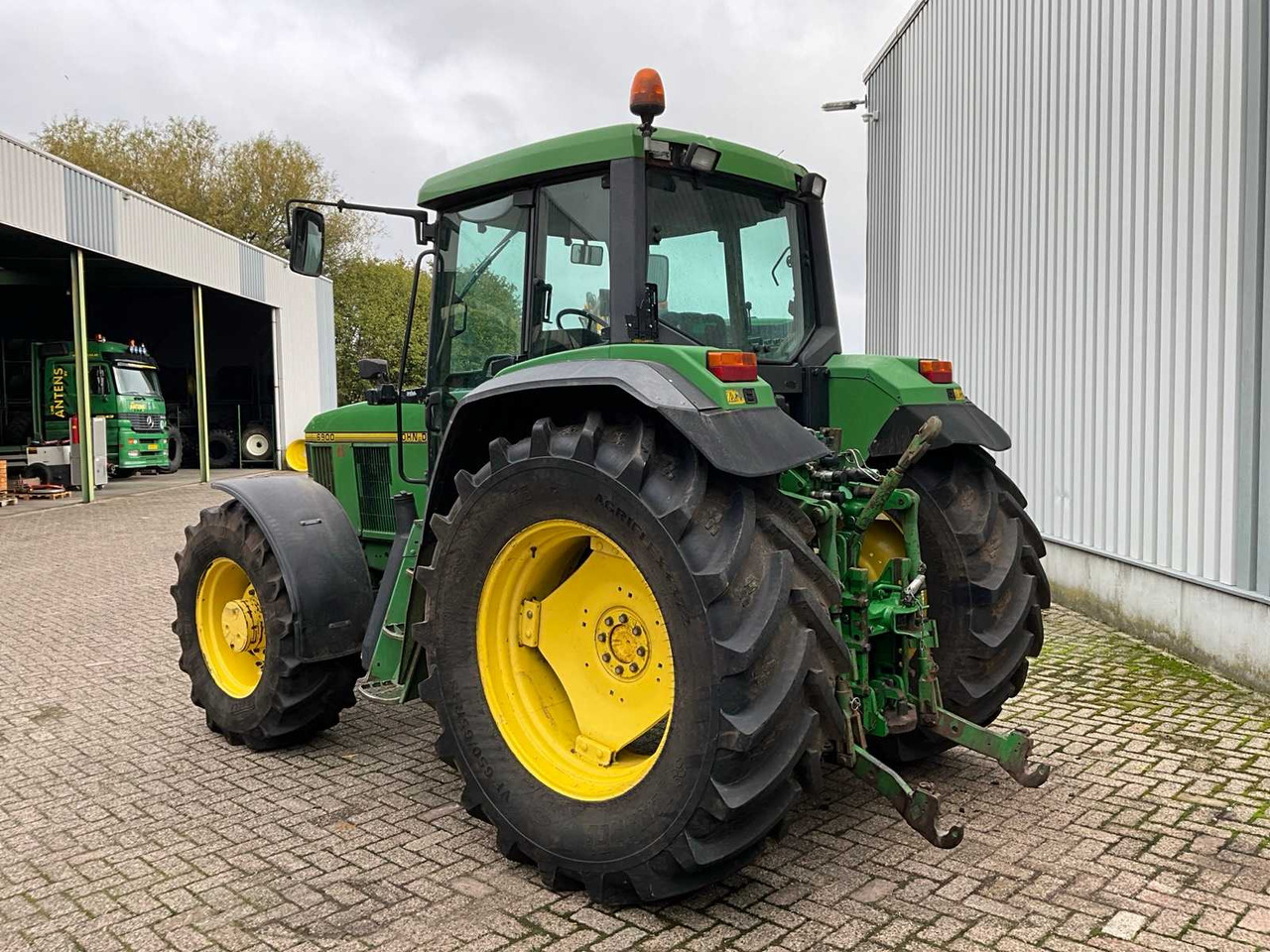 John Deere 6900 - Τρακτέρ: φωτογραφία 2 John Deere 6900 - Τρακτέρ: φωτογραφία 2