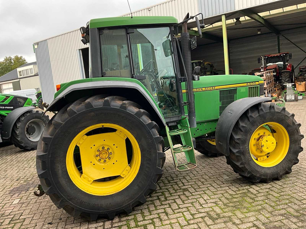 John Deere 6900 - Τρακτέρ: φωτογραφία 3 John Deere 6900 - Τρακτέρ: φωτογραφία 3