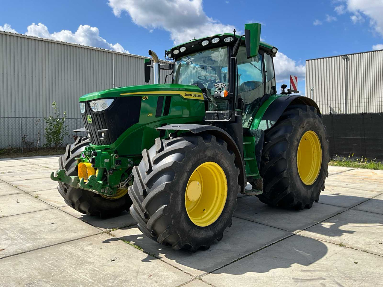 John Deere 6R 215 - Τρακτέρ: φωτογραφία 1 John Deere 6R 215 - Τρακτέρ: φωτογραφία 1