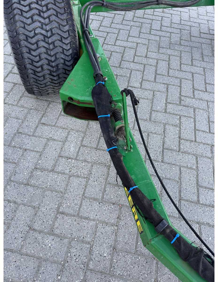 John Deere TC125 - Μηχανήματα κήπου: φωτογραφία 4 John Deere TC125 - Μηχανήματα κήπου: φωτογραφία 4