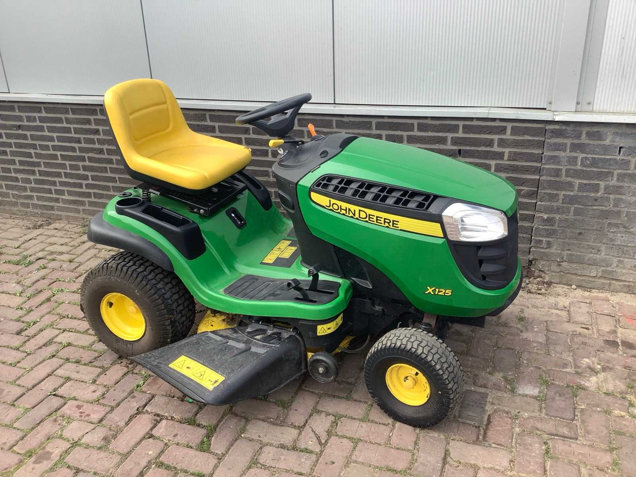 John Deere x125 - Χλοοκοπτικό: φωτογραφία 2 John Deere x125 - Χλοοκοπτικό: φωτογραφία 2