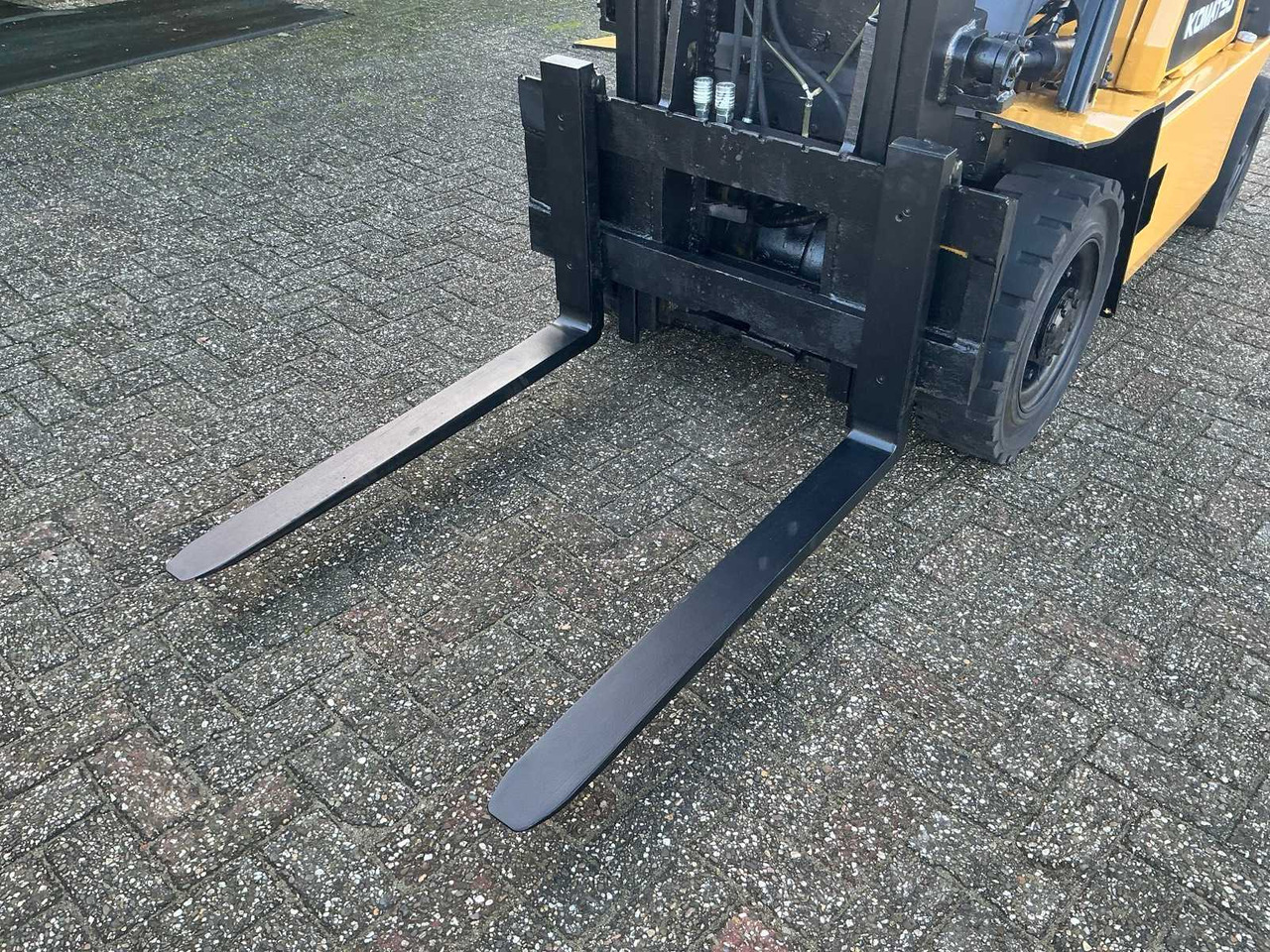 KOMATSU FD25-8 FORKLIFT - Περονοφόρο όχημα: φωτογραφία 4 KOMATSU FD25-8 FORKLIFT - Περονοφόρο όχημα: φωτογραφία 4