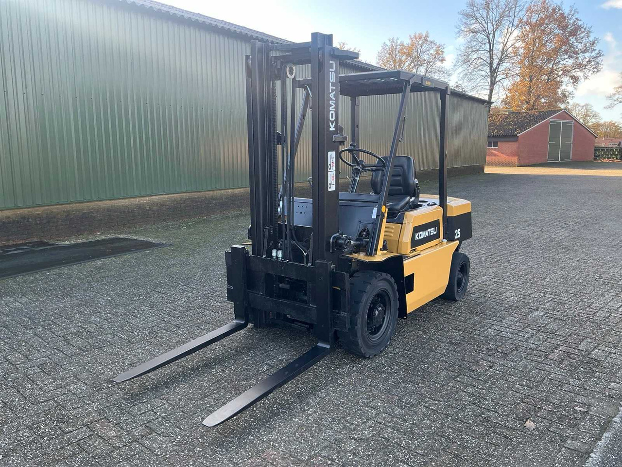 KOMATSU FD25-8 FORKLIFT - Περονοφόρο όχημα: φωτογραφία 1 KOMATSU FD25-8 FORKLIFT - Περονοφόρο όχημα: φωτογραφία 1